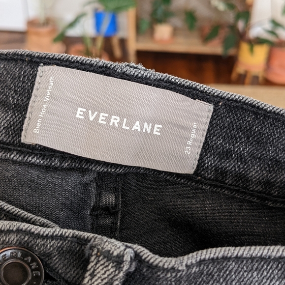 Everlane High Rise Faded Black Jeans - Picture 8 of 11